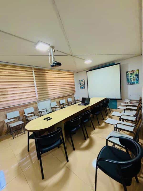 عکس دبیرستان نخبگان مهرپویا و آکادمی زبان مهر پویا