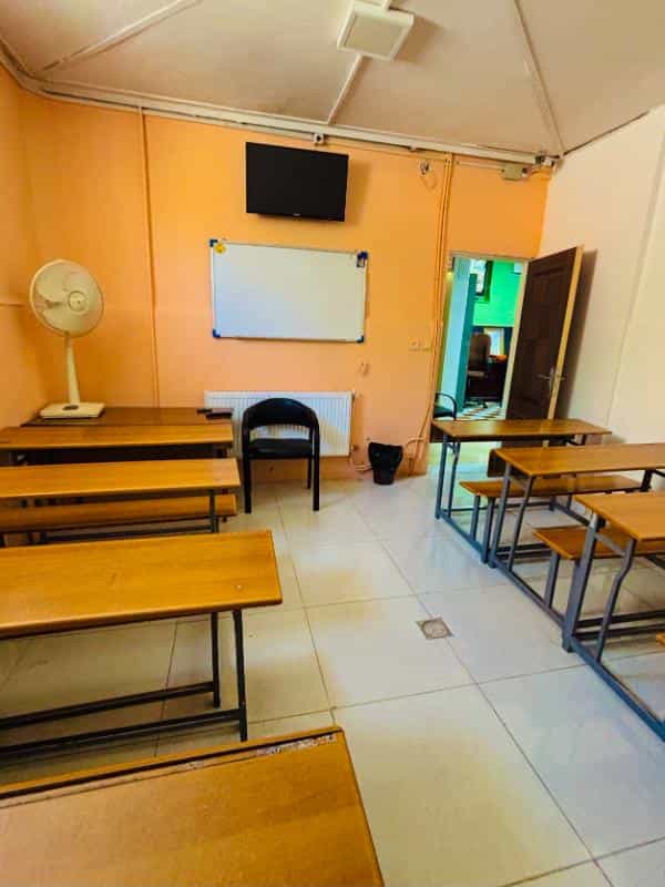 عکس دبیرستان نخبگان مهرپویا و آکادمی زبان مهر پویا