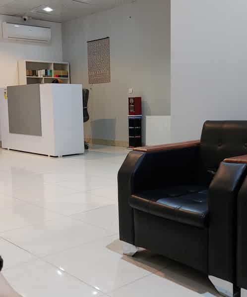 عکس دکتر حامد عطایی در شهر نظرآباد