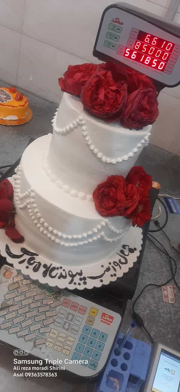 عکس نان‌ شیرینی عسل در شهر نظرآباد