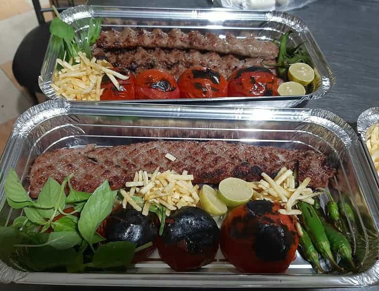 عکس تهیه غذای آنا در فاز ۱ پرند