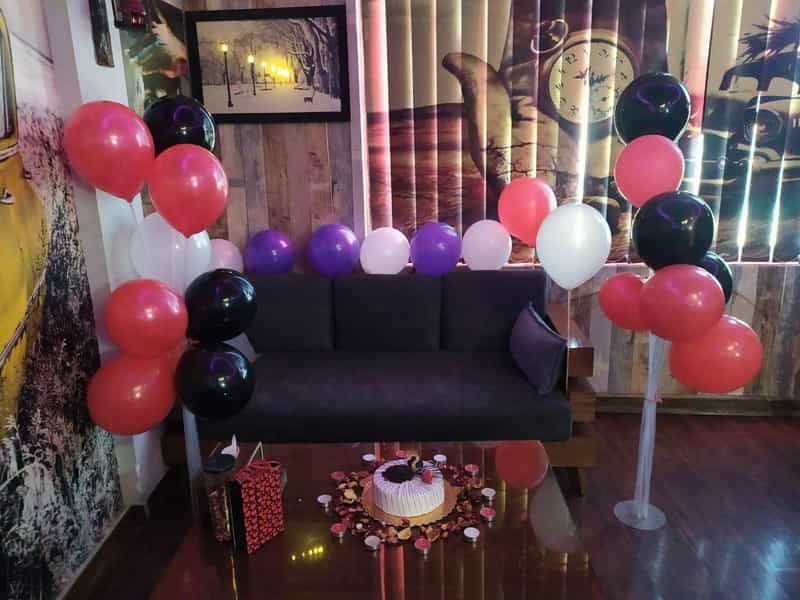 عکس کافه خورشید در فاز ۳ پرند