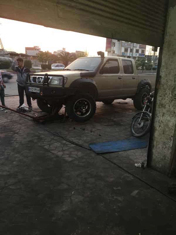 عکس تعمیرگاه نیسان علی قلی پور در یادگار قائم شهر