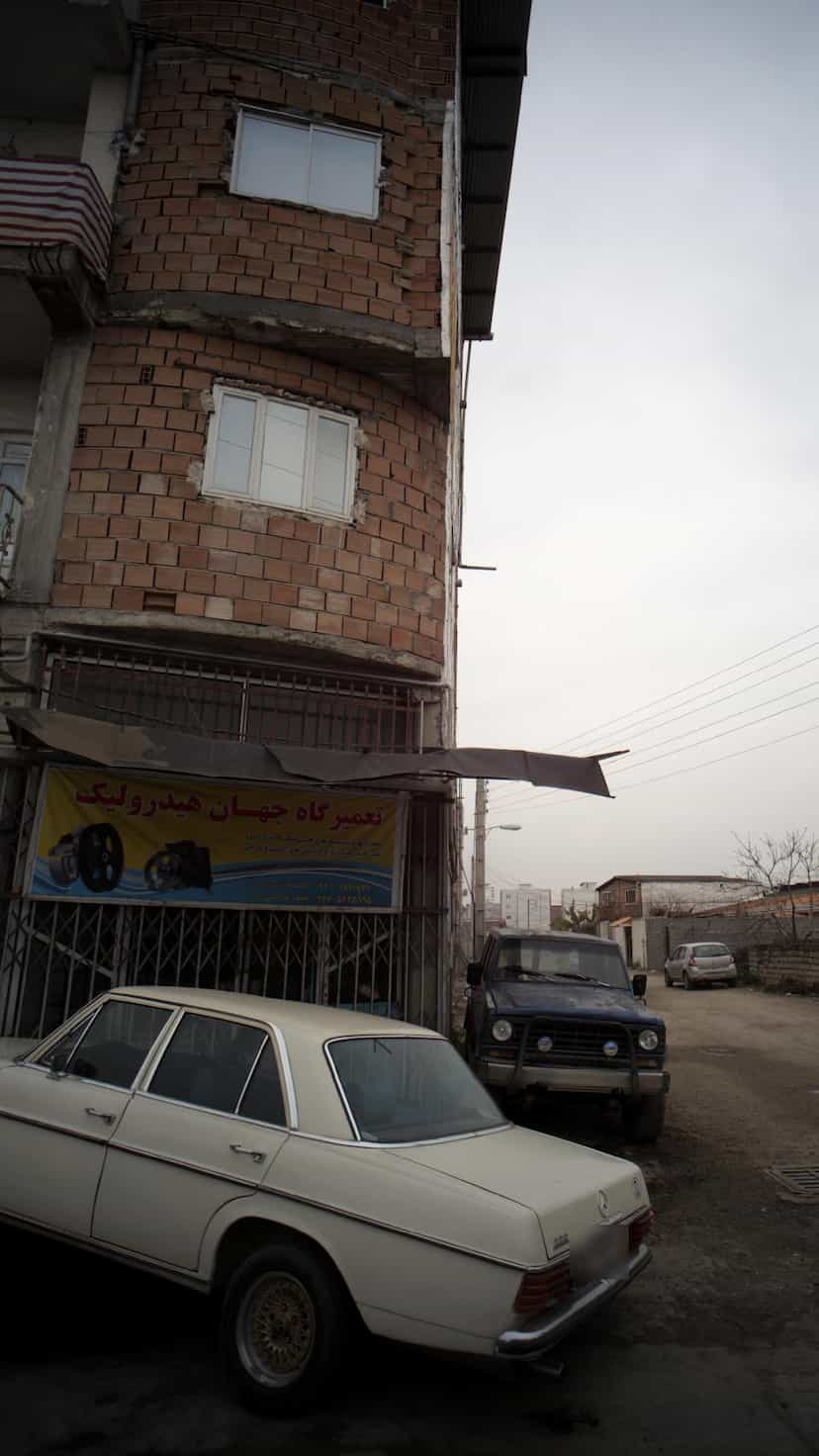 عکس تعمیر گاه جهان هیدرولیک در نشاط قائم شهر