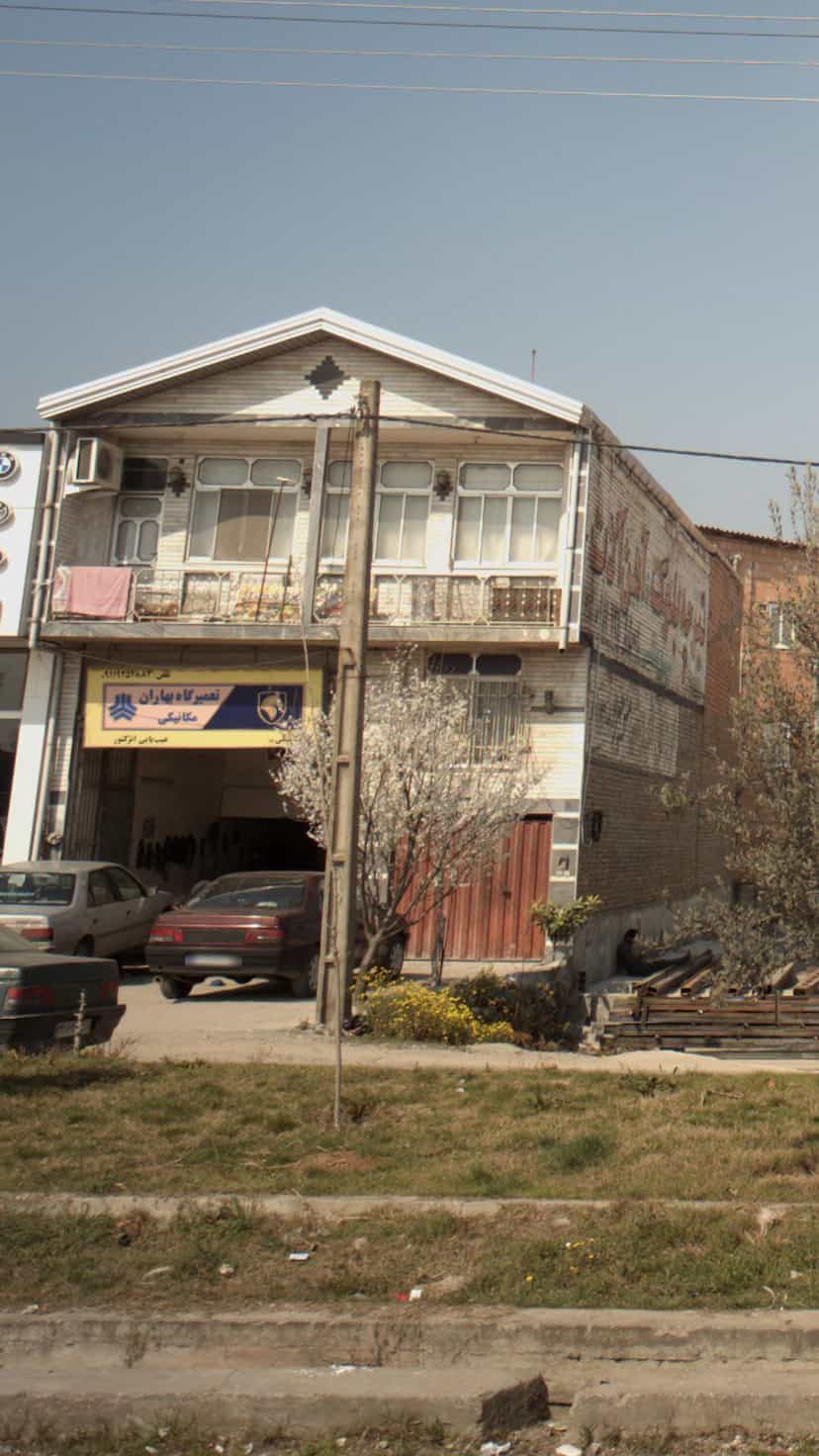 عکس تعمیرگاه بهاران در احمدی قائم شهر