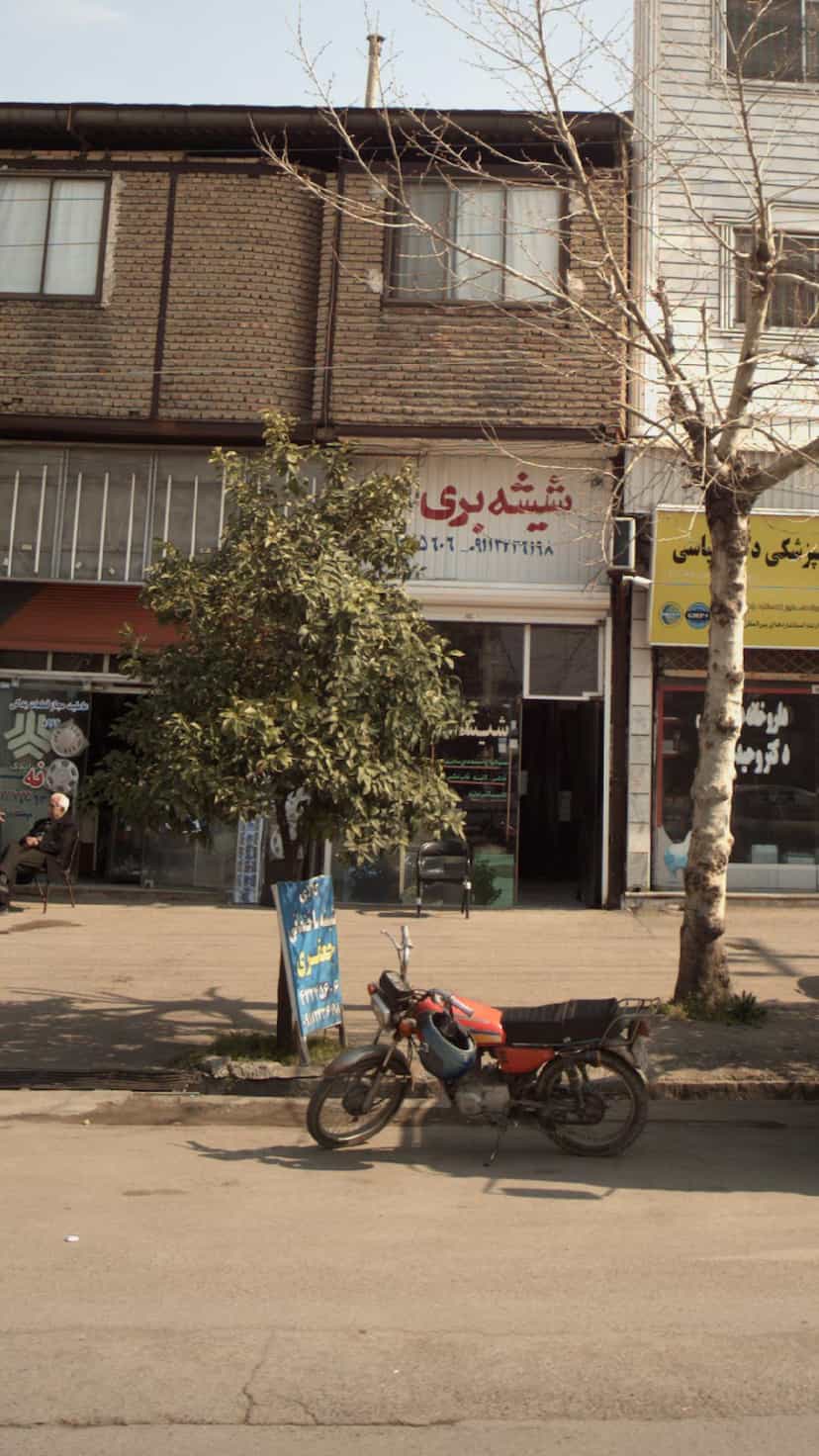 عکس شیشه بری در یادگار قائم شهر