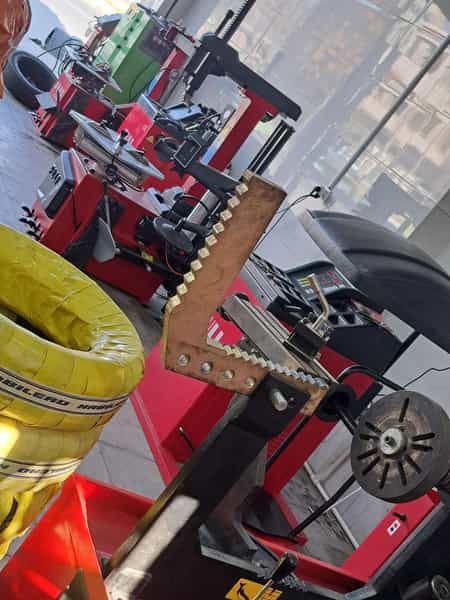 عکس فروشگاه و خدمات رینگ و لاستیک عرفان در سه برار گرمسار