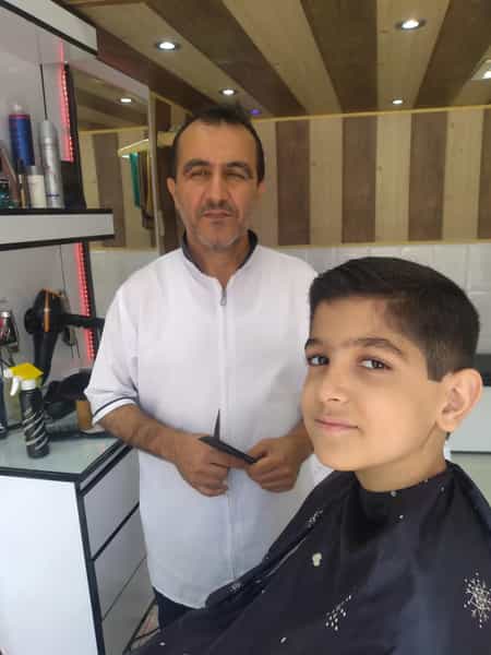 عکس پیرایش قصر مو در گلستان قائم شهر