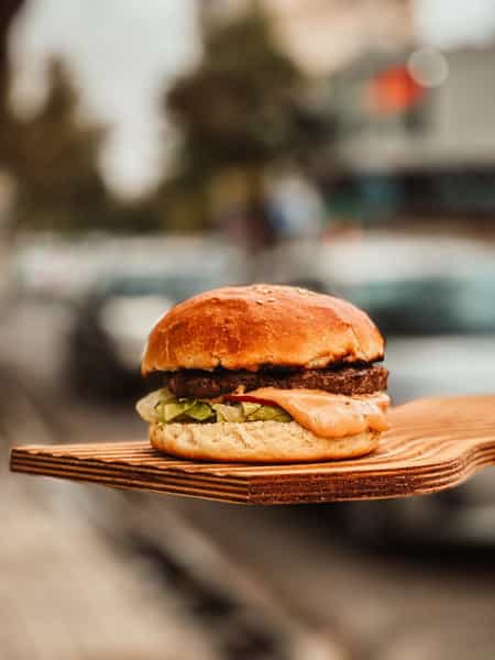 عکس غول دینامیت در شهر میانه