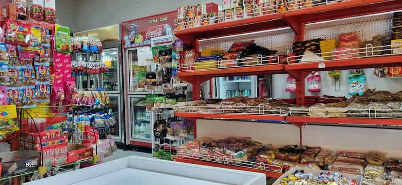 عکس سوپرمارکت گیلانی در رهبر صومعه‌سرا