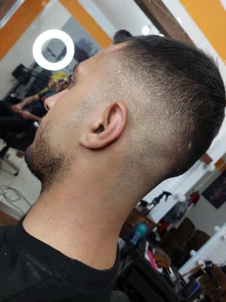 عکس پیرایش مدرن (آرایشگاه مردانه) در فاز یک شهرک ناجی آباد کاشان