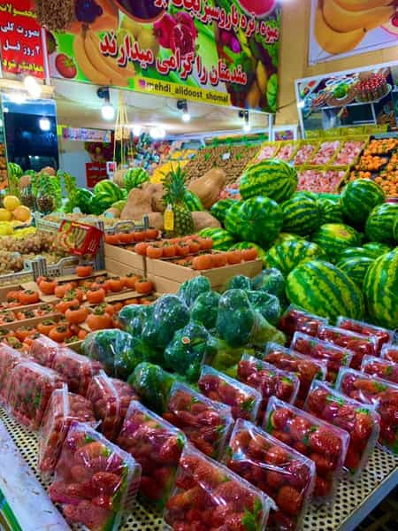 عکس میوه تره بار برادران علیدوست در صاحب الزمان لاهیجان