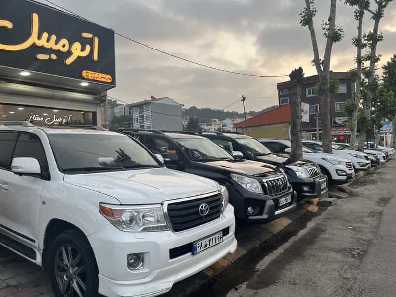 عکس نمایشگاه اتومبیل ممتاز در صاحب الزمان لاهیجان
