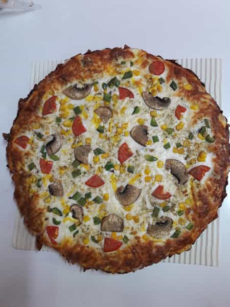 عکس پیتزا و ساندویچ مجلسی در شهر سنقر