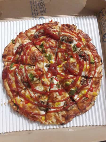 عکس پیتزا و ساندویچ مجلسی در شهر سنقر