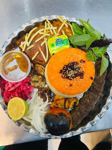 عکس رستوران و بیرون بر شیرازی در فرهنگ شهر کازرون