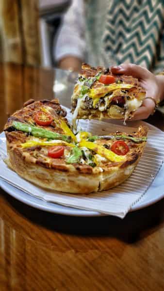 عکس فست فود ژاو در بیشاپور کازرون