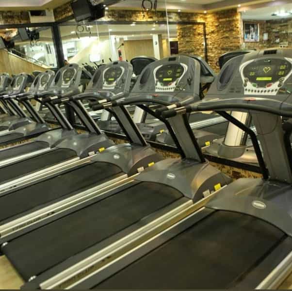 عکس باشگاه بدنسازی هدف در حضرتی کازرون