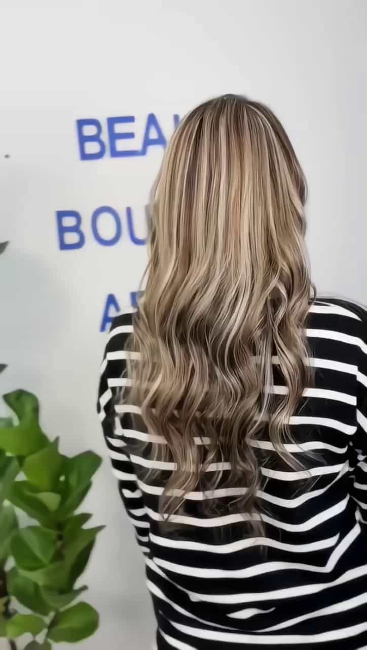 عکس آرایشگاه زنانه تخصصی رنگ و لایت آپامه