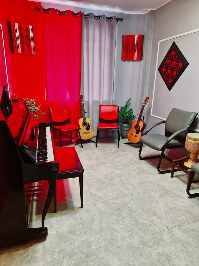 عکس آموزشگاه موسیقی دنیز