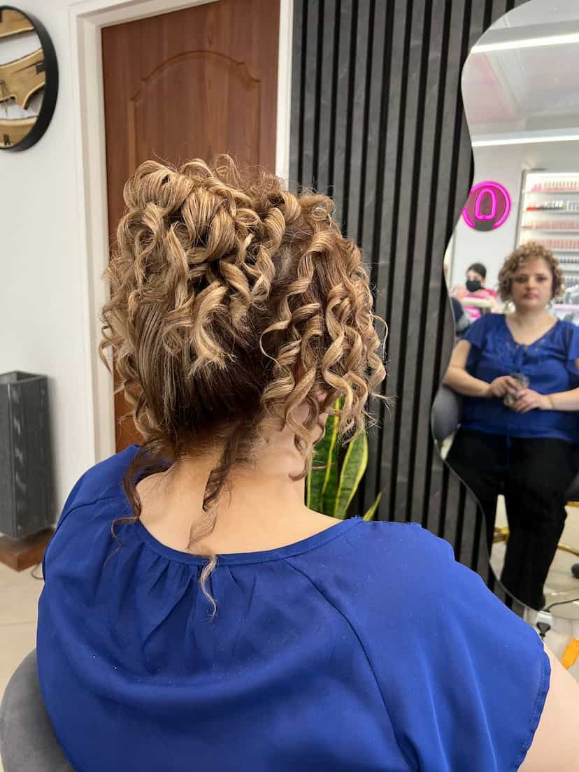 عکس سالن زیبایی الناز آریان