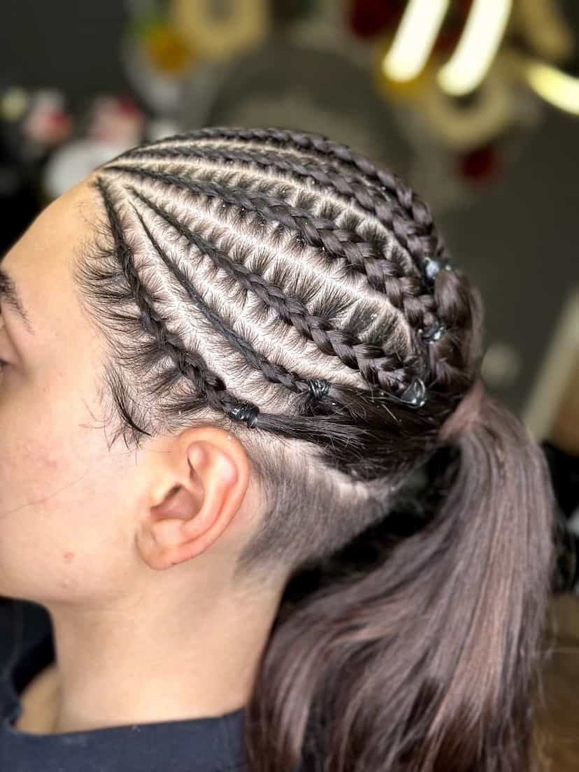 عکس خدمات تخصصی مو نیلوفر خوشنویس