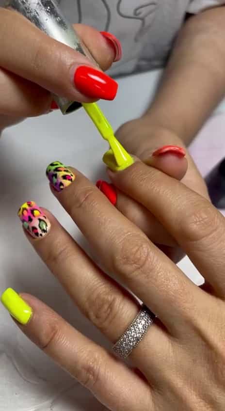 عکس سالن زیبایی و عروس سرای ملکه شادلی