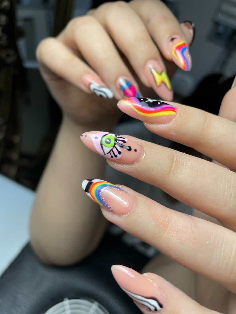 عکس سالن زیبایی و عروس سرای ملکه شادلی