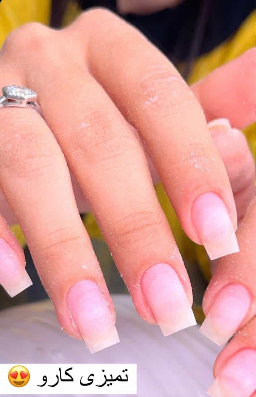 عکس سالن تخصصی کاشت ناخن دنیا