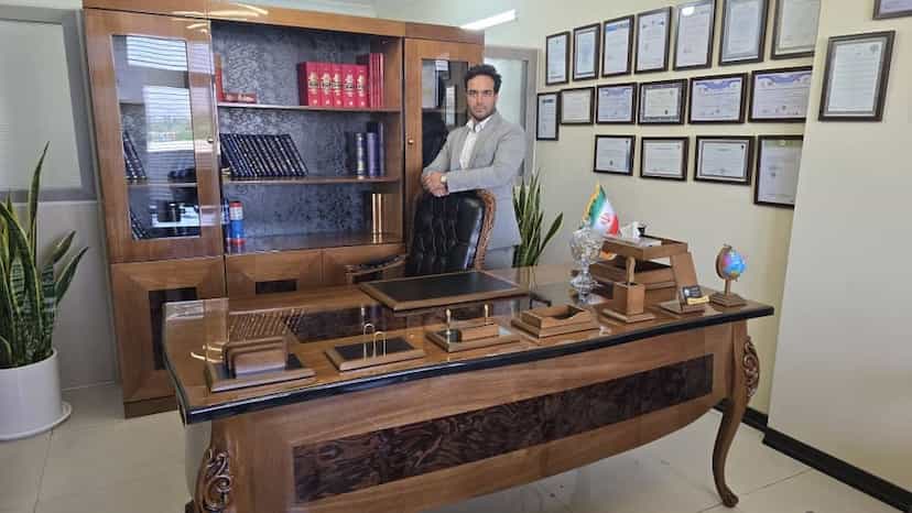 عکس وکیل دکتر محمد علی احمدی پور