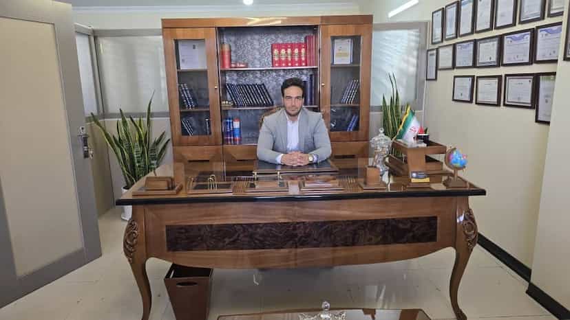 عکس وکیل دکتر محمد علی احمدی پور