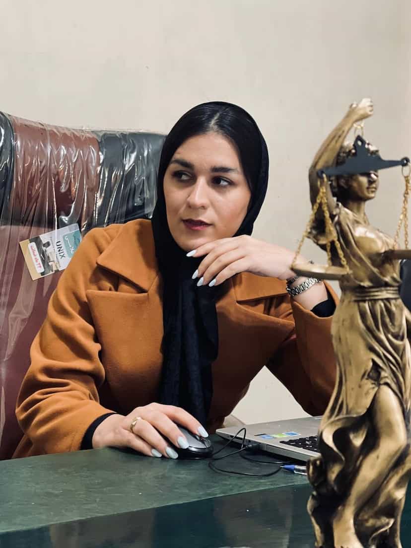 عکس گروه وکلای حق یار