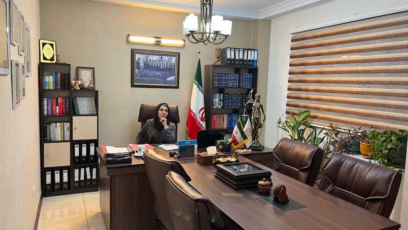 عکس وکیل پایه یک دادگستری سمیه حسینی دخت