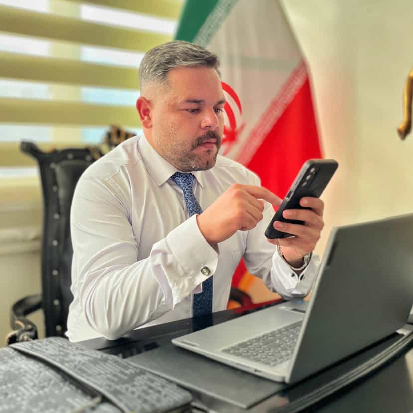 عکس وکیل دادگستری داود ظریف