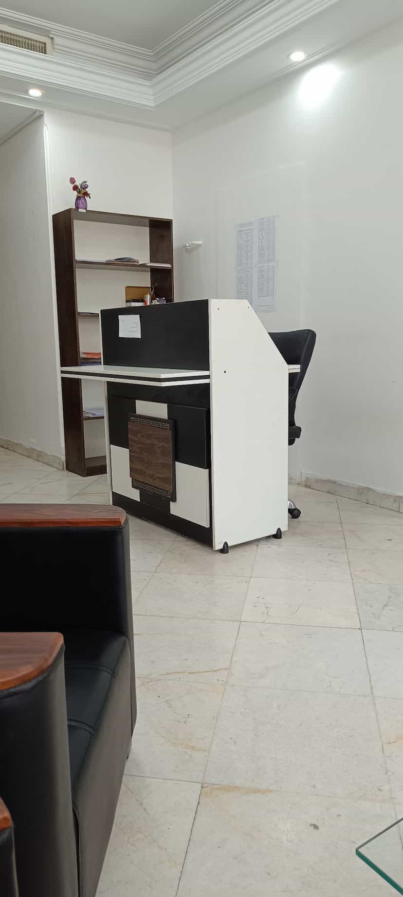 عکس دارالترجمه رسمی صادقیه (شماره ۱۲۱۸)