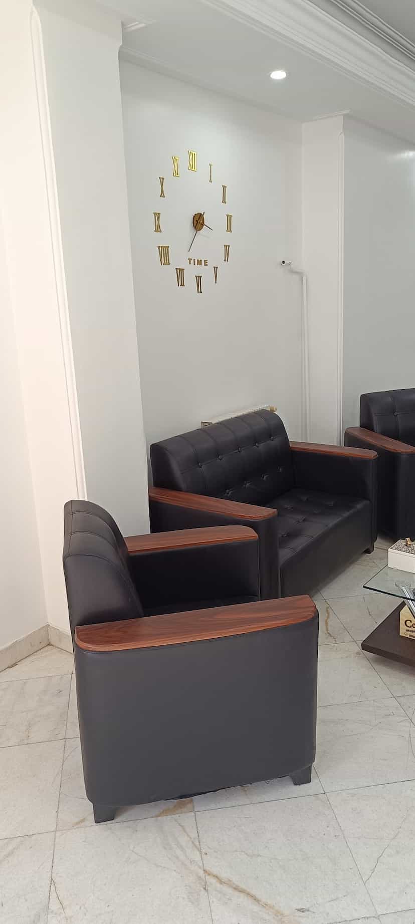 عکس دارالترجمه رسمی صادقیه (شماره ۱۲۱۸)