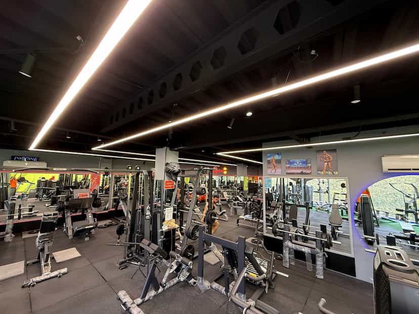 عکس باشگاه بدنسازی آشوری ( vip ژیوان )