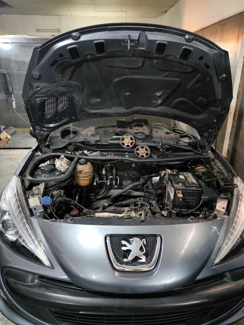 عکس تعمیرگاه تخصصی مدرن