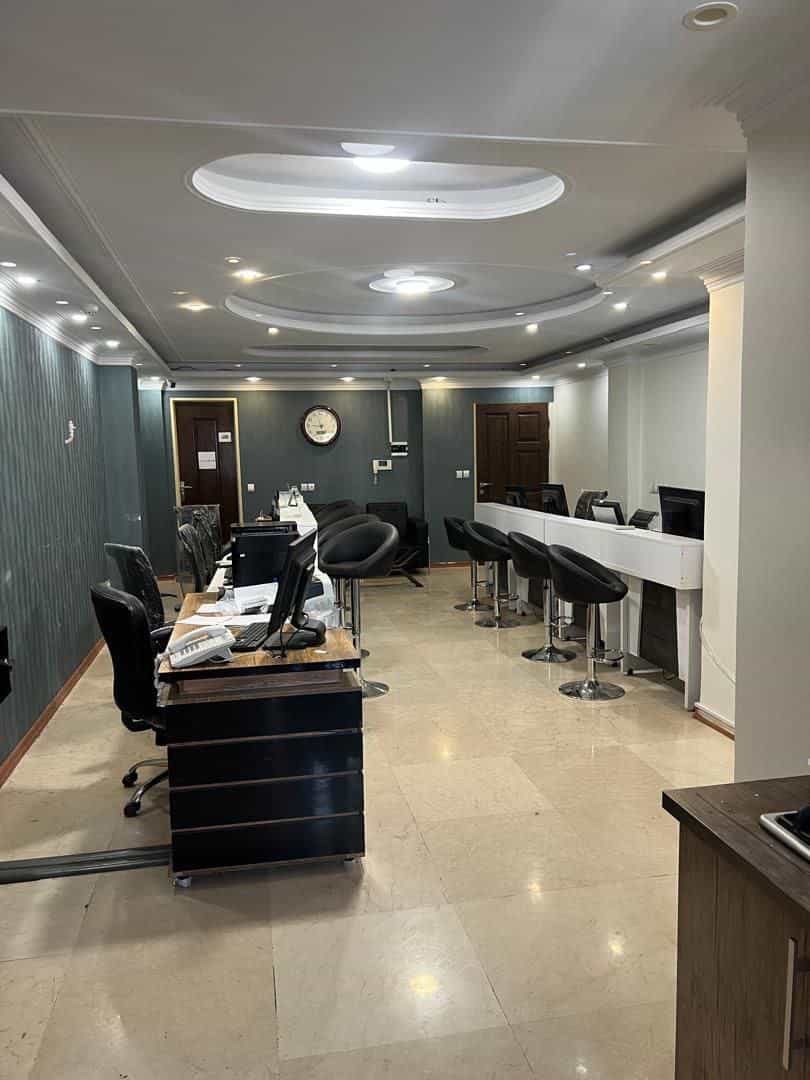 عکس آژانس هواپیمایی تاوگشت(بلیط قطار نداریم)