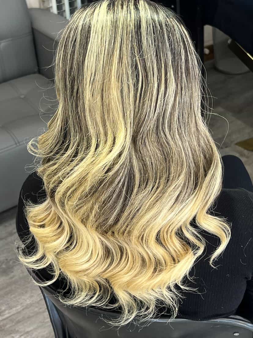 عکس آرایشگاه زنانه و سولاریوم گندم