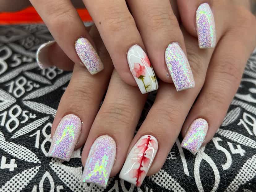 عکس سالن زيبايي بهناز خاتمي(نانا پونك سابق)