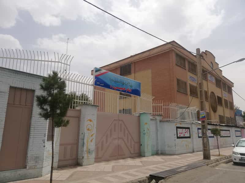 عکس دبیرستان امام خمینی در نواب صفوی شهریار