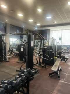 عکس باشگاه ورزشی رویال فیزیک