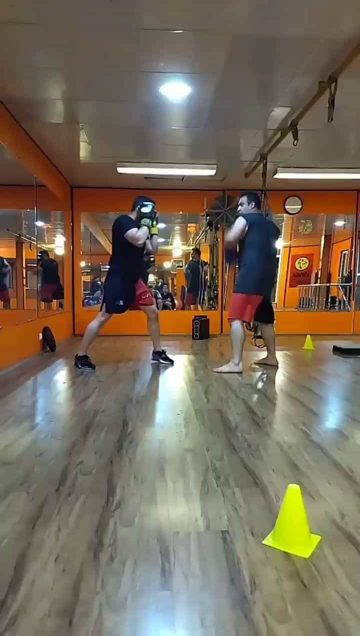 عکس باشگاه ورزشی گلدجیم