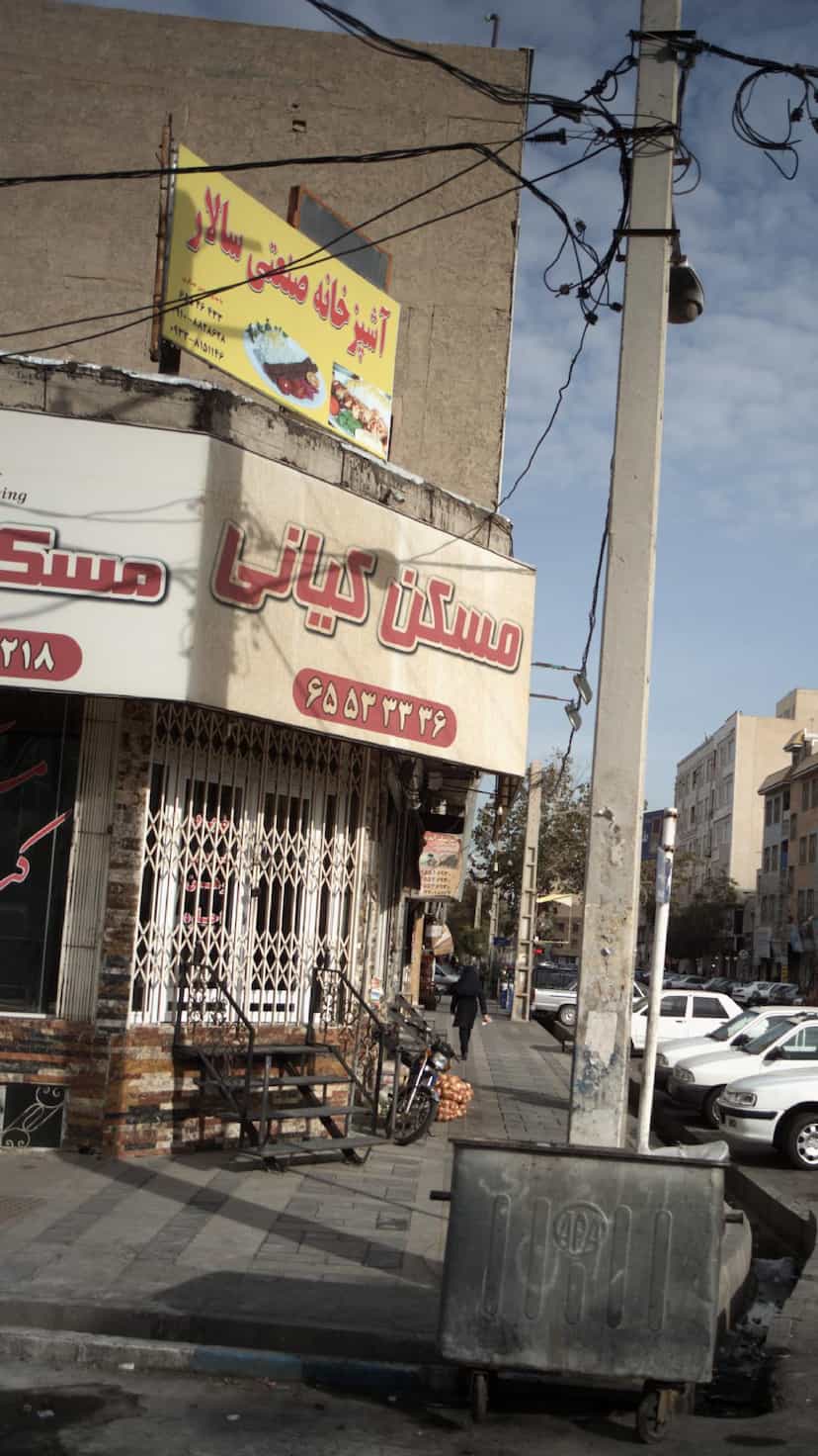 عکس آشپزخانه صنعتی سالار در فاز ۱ اندیشه شهریار