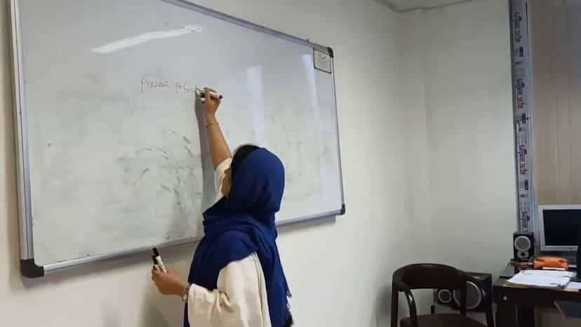 عکس آکادمی زبان سارا شهامی
