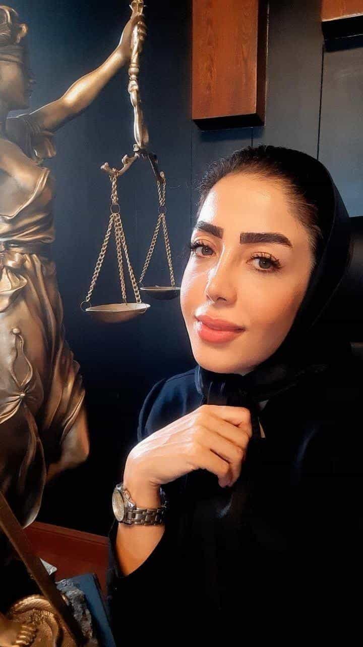 عکس نوشین موذن کلور وکیل پایه یک دادگستری