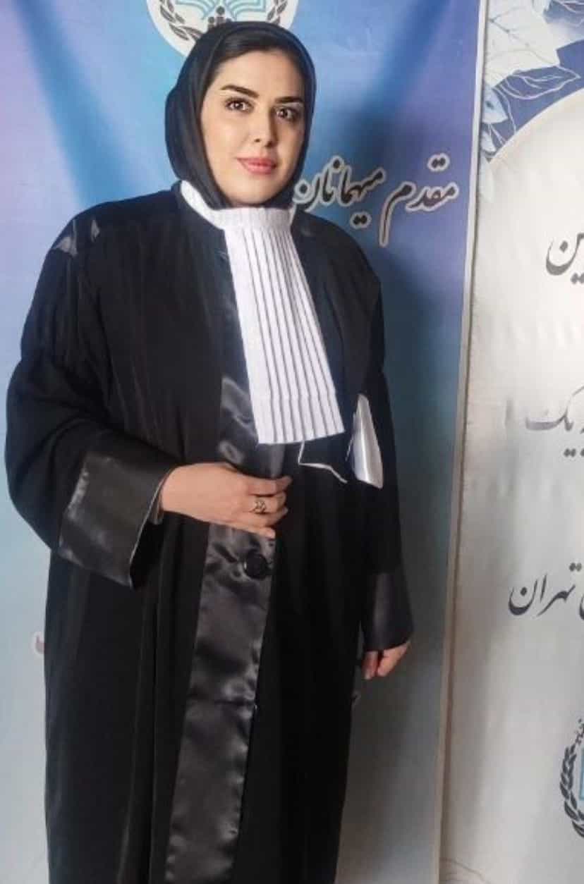 عکس کبری عظیمی وکیل پایه یک دادگستری
