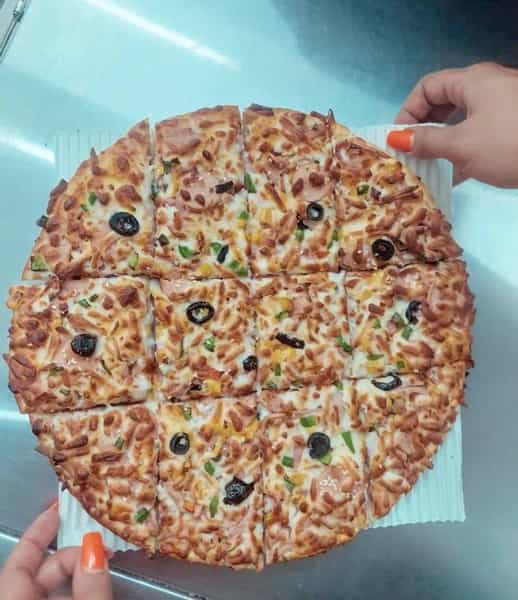 عکس فست فود پیزافل در شهر اسلام‌شهر