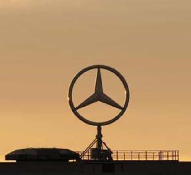 عکس مرسدس بنز در زر افشان اسلام‌شهر